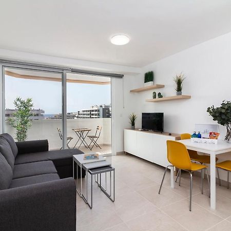 Homeforguest Modern And Recently Renovated Apartment In Arona Arona  Kültér fotó