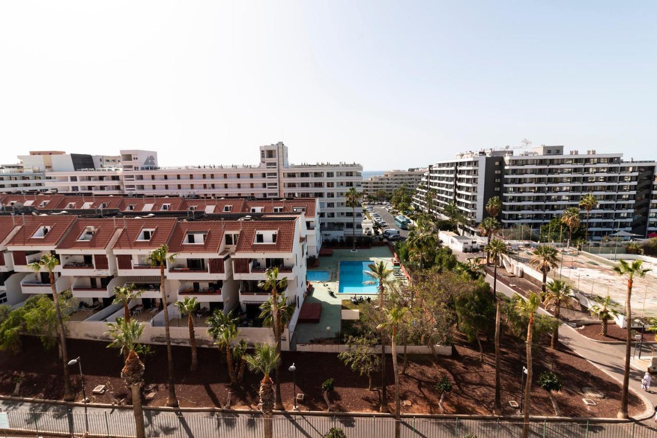 Homeforguest Modern And Recently Renovated Apartment In Arona Arona  Kültér fotó