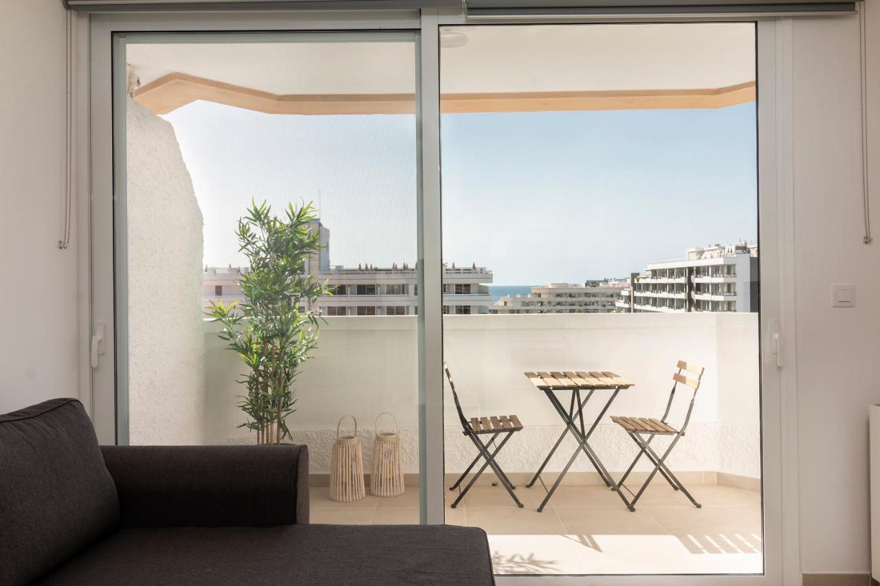 Homeforguest Modern And Recently Renovated Apartment In Arona Arona  Kültér fotó